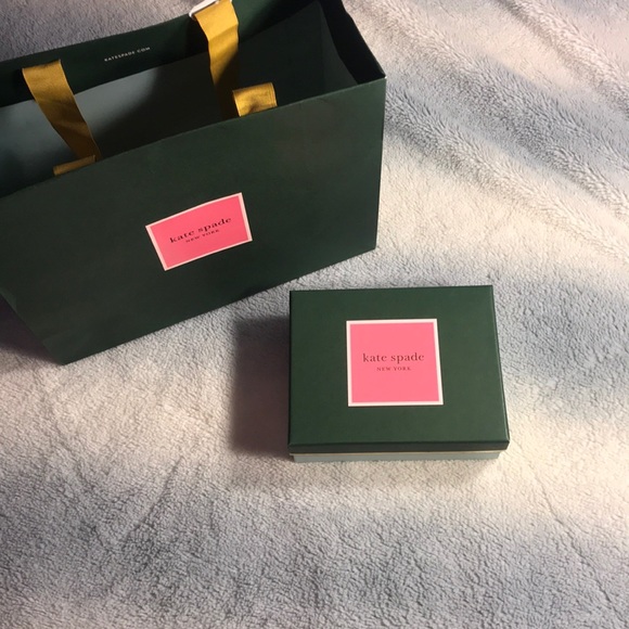 Kate spade bag and box! - Picture 2 of 2